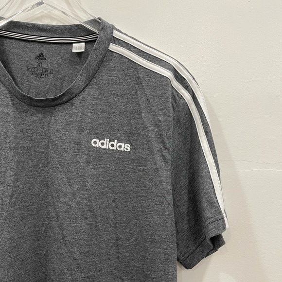 Adidas Aeroready Short Sleeve Three Stripe Tee XL - Picture 5 of 8